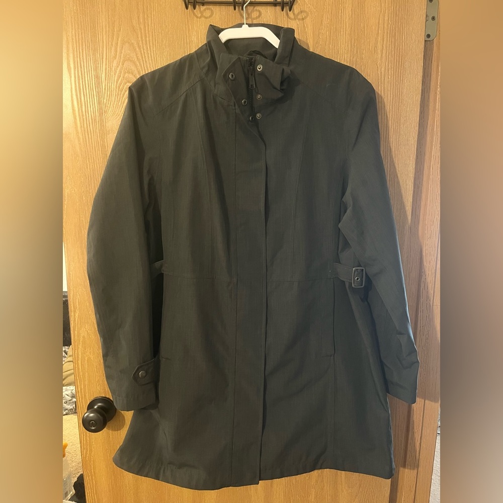 Kirkland signature women’s jacket. Size XL.